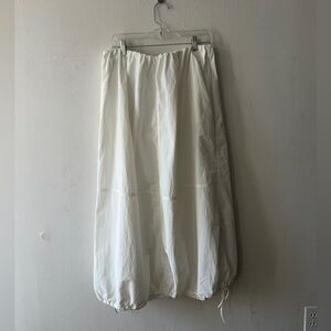 Zara Women’s Maxi Nylon Balloon Skirt White Size Large Elastic Waist Cream